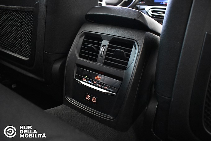 BMW 320d 48V xDrive Touring Business Advantage